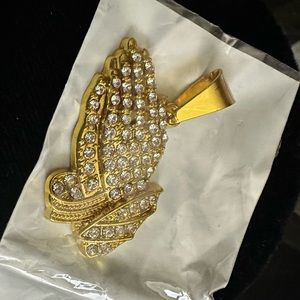 Prayer Hands 🙏🏽 Pendant